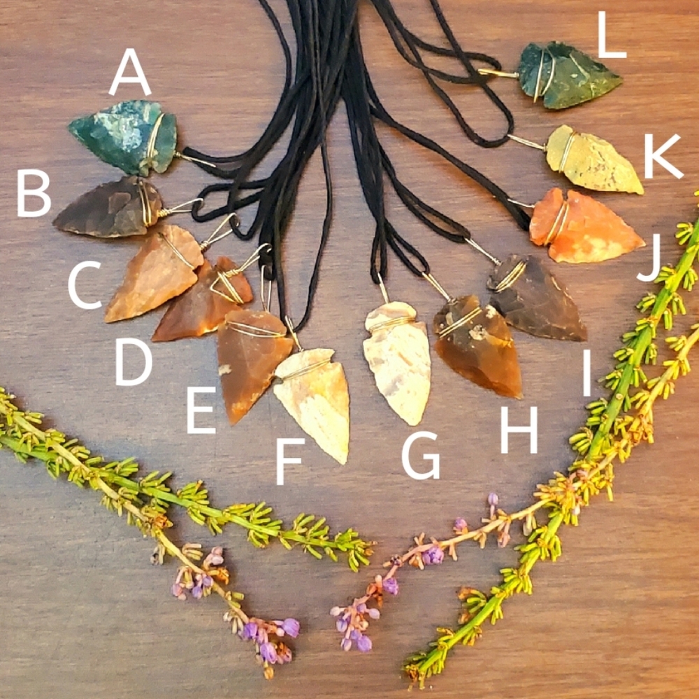 🌿 Natural Stone Arrowhead Necklace 🌿